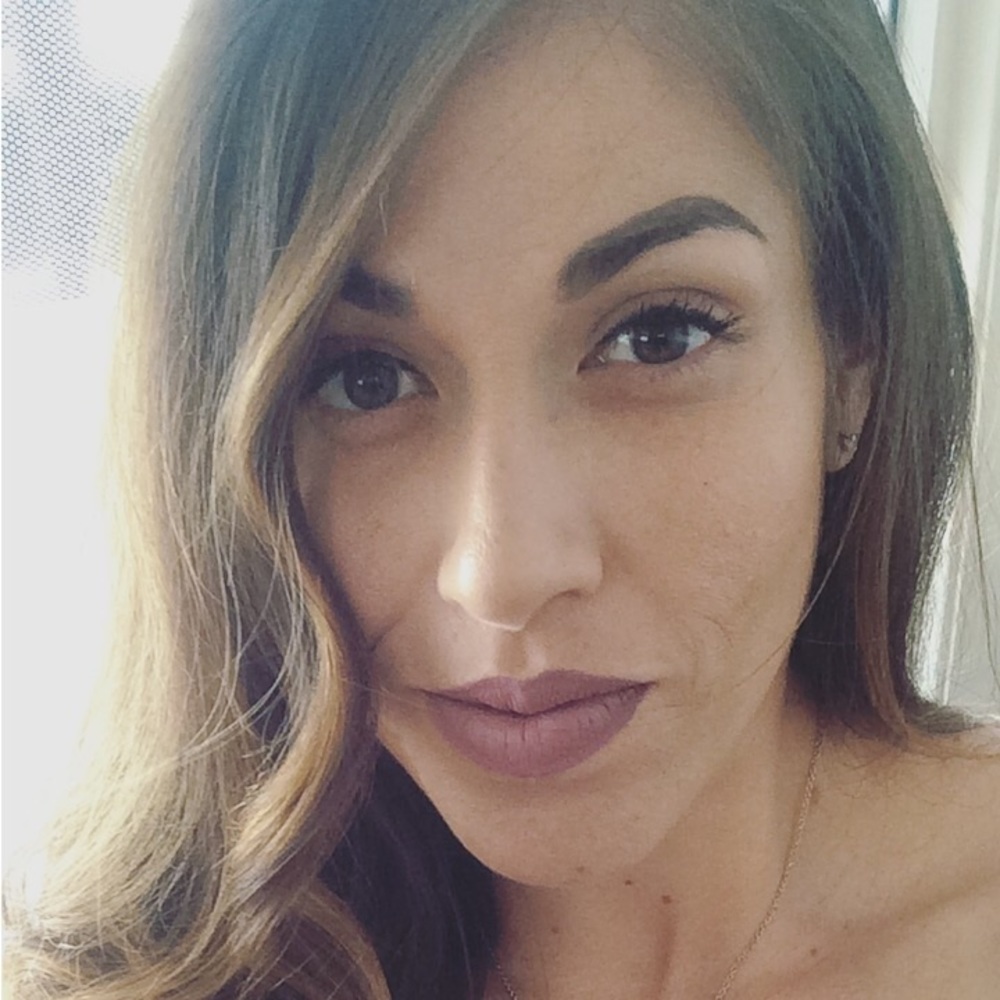 Meet your Posher, Desiree